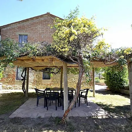 Sleeps 4 Pool Wifi 公寓